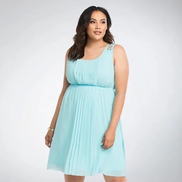 torrid Dresses & Skirts - Torrid pleated Chiffon Dress